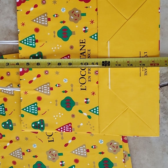 (5) L'Occitane paper shopping bags - Picture 5 of 6